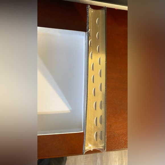 Black Leather Study Bible - Picture 10 of 12